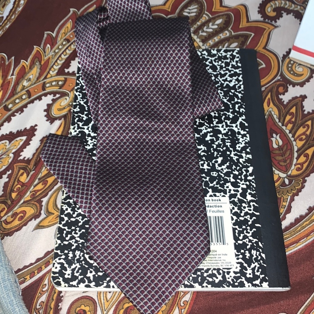 PERRY ELLIS PORTFOLIO TIE. PREOWNED